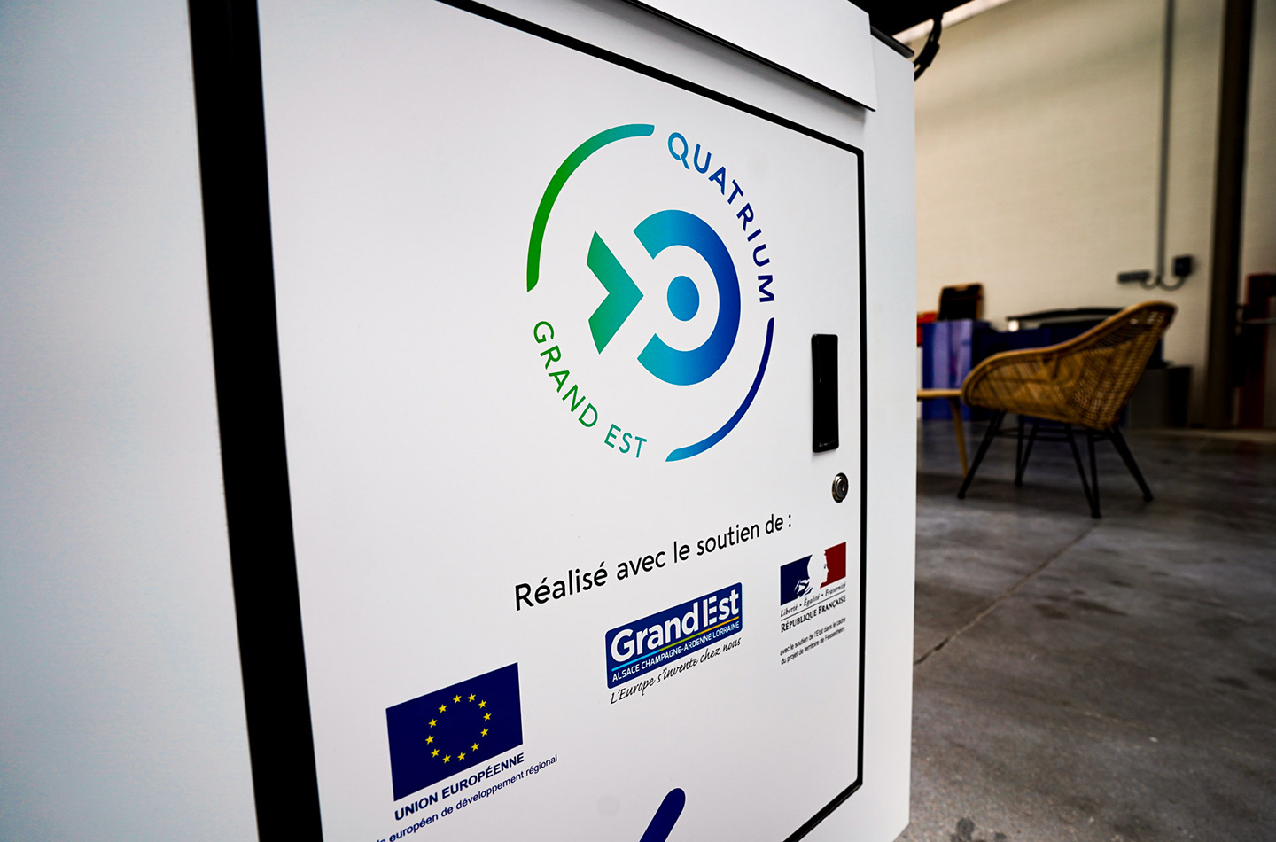 Eliquo - Design Produit - Projet CETIM Démonstrateur Avissy - Design d'un démonstrateur pour le contrôle d’aspect de pièces réfléchissantes dans l'industrie