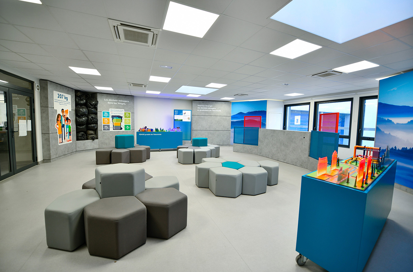 Eliquo - Design d'Espace - Projet Feniix - Conception et réalisation d'un parcours pédagogique composé d’ateliers, maquettes et motion design
